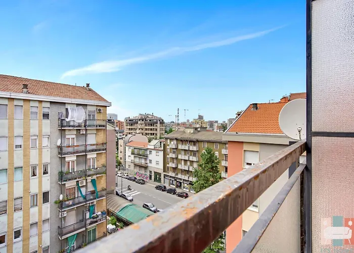 Ag17 - In The Center Of Milan
